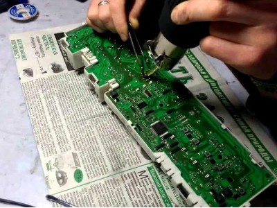 Как грамотно произвести ремонт модуля управления стиральной машины Индезит?
